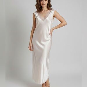 Oscar de la Renta Cream  Satin Nightgown Maxi Slip Dress Lace Trim Size S